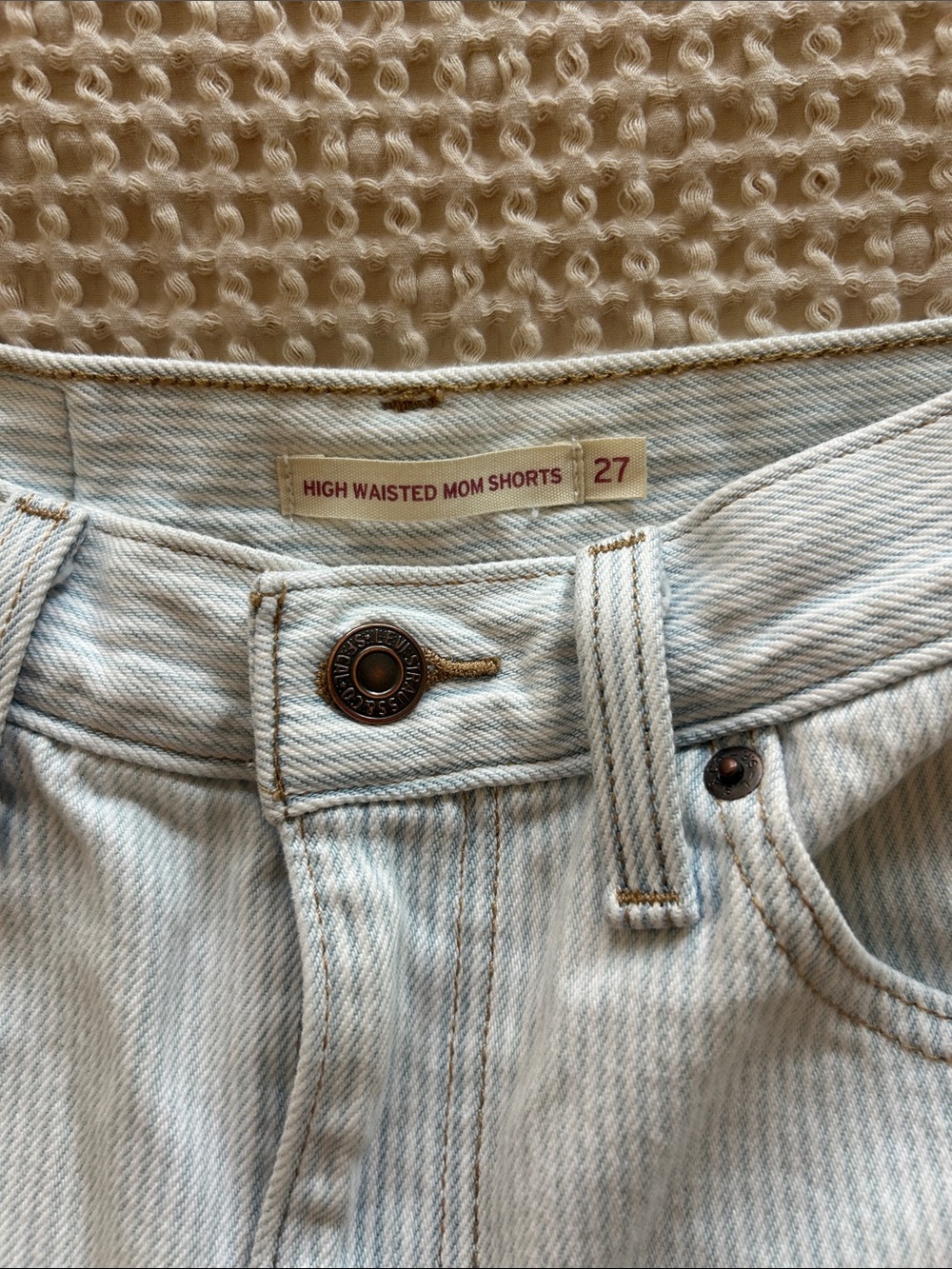 Levi’s high waisted mom shorts sz 27 - Picture 2 of 4